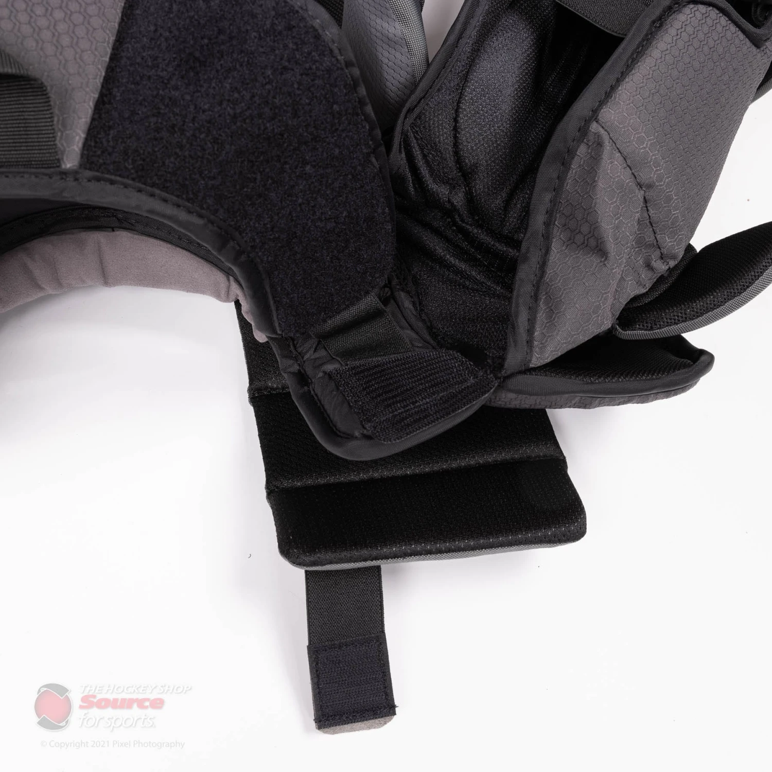 Bauer Vapor HyperLite Senior Chest & Arm Protector - Red 12 Bauer Vapor HyperLite Senior Chest & Arm Protector - Red - Image 12