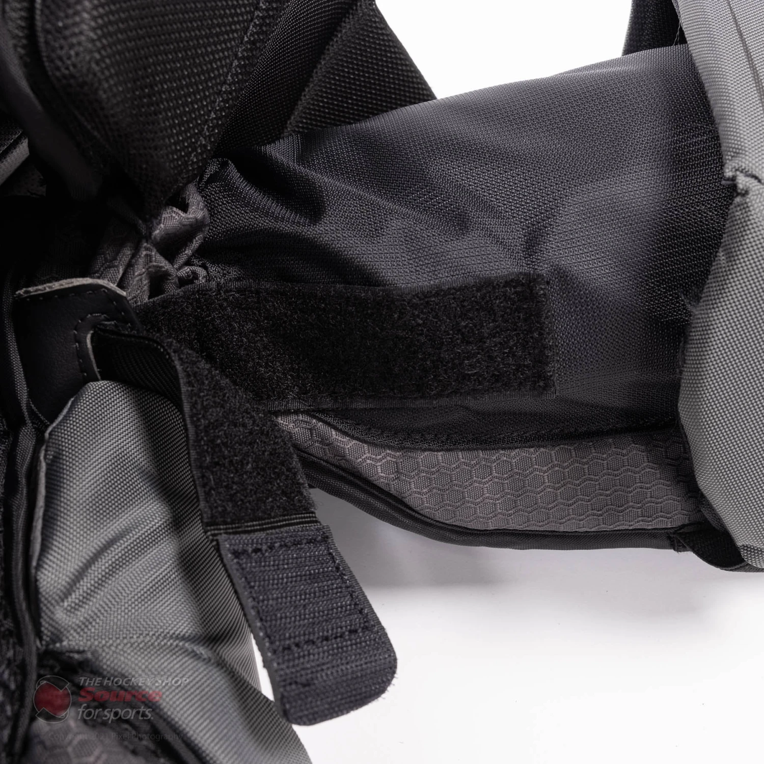 Bauer Vapor HyperLite Senior Chest & Arm Protector - Red 10 Bauer Vapor HyperLite Senior Chest & Arm Protector - Red - Image 10