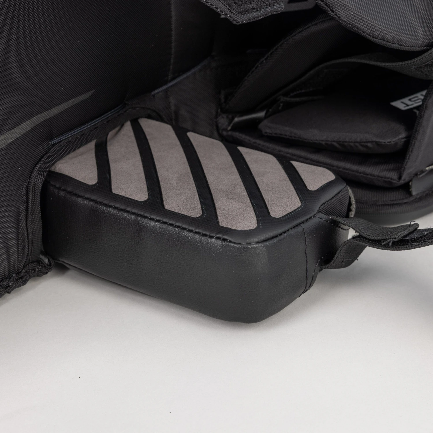 Bauer GSX Junior Goalie Leg Pads S23 13 Bauer GSX Junior Goalie Leg Pads S23 - Image 13