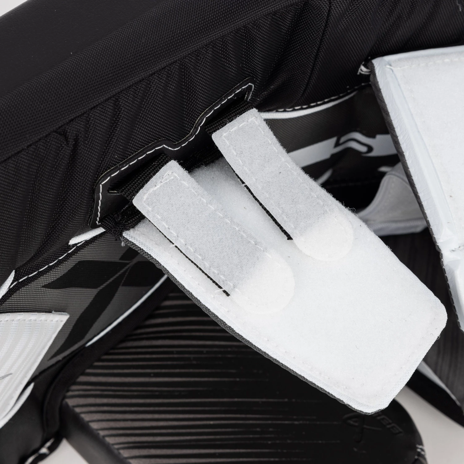 Bauer Vapor X5 Pro Intermediate Goalie Leg Pads 11 Bauer Vapor X5 Pro Intermediate Goalie Leg Pads - Image 11