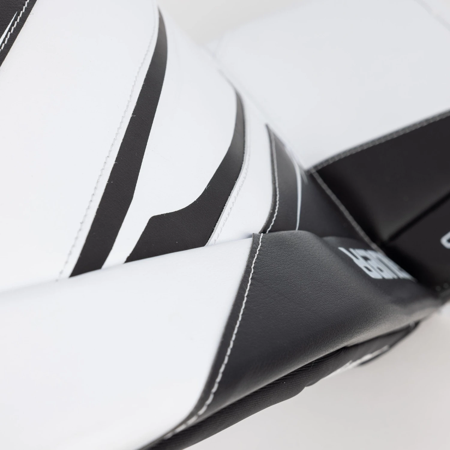 Bauer Vapor X5 Pro Intermediate Goalie Leg Pads 15 Bauer Vapor X5 Pro Intermediate Goalie Leg Pads - Image 15