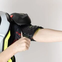 Bauer Vapor Hyperlite Junior Hockey Shoulder Pads 26 Bauer Vapor Hyperlite Junior Hockey Shoulder Pads -Bauer Sale Store bauer shoulder pads bauer vapor hyperlite junior hockey shoulder pads 29086238081090